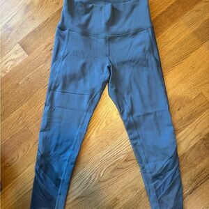 ALO Yoga Blue Gray Crop Leggings